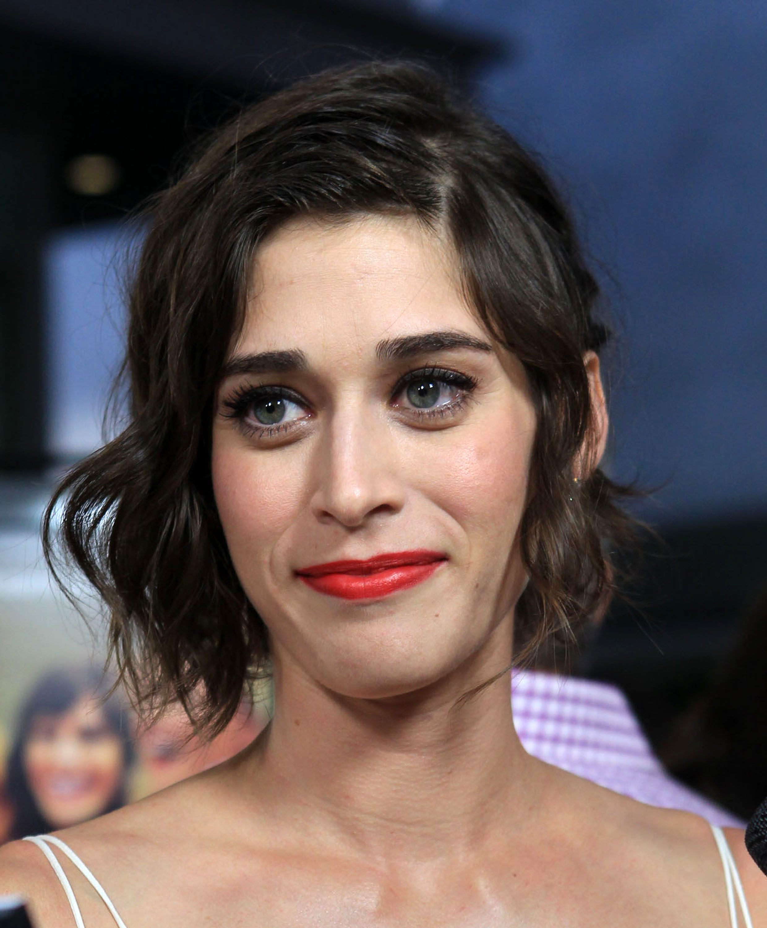 lizzy-caplan-summertime