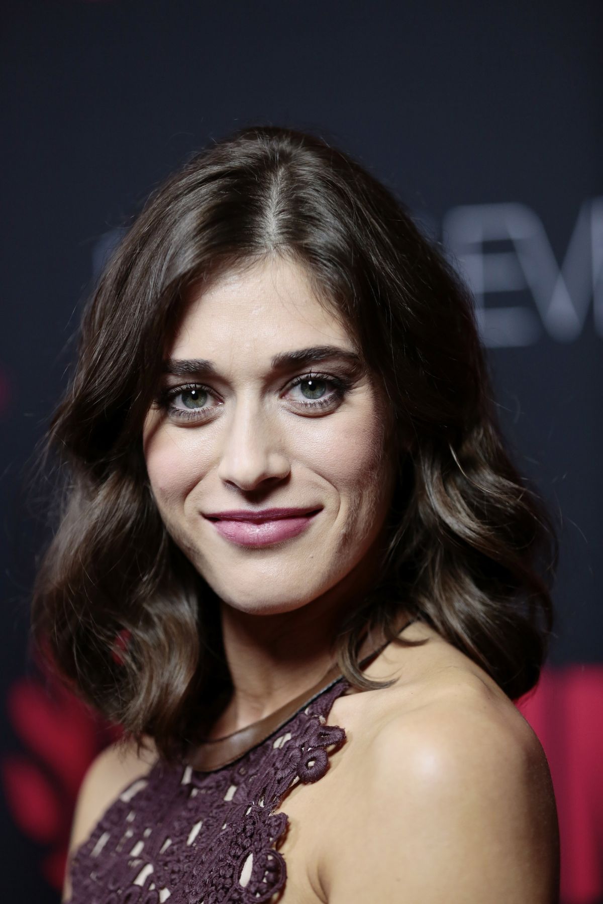 pictures-of-lizzy-caplan