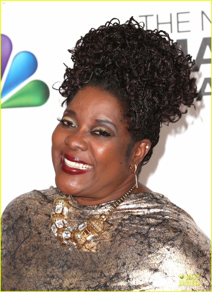 loretta-devine-wallpaper