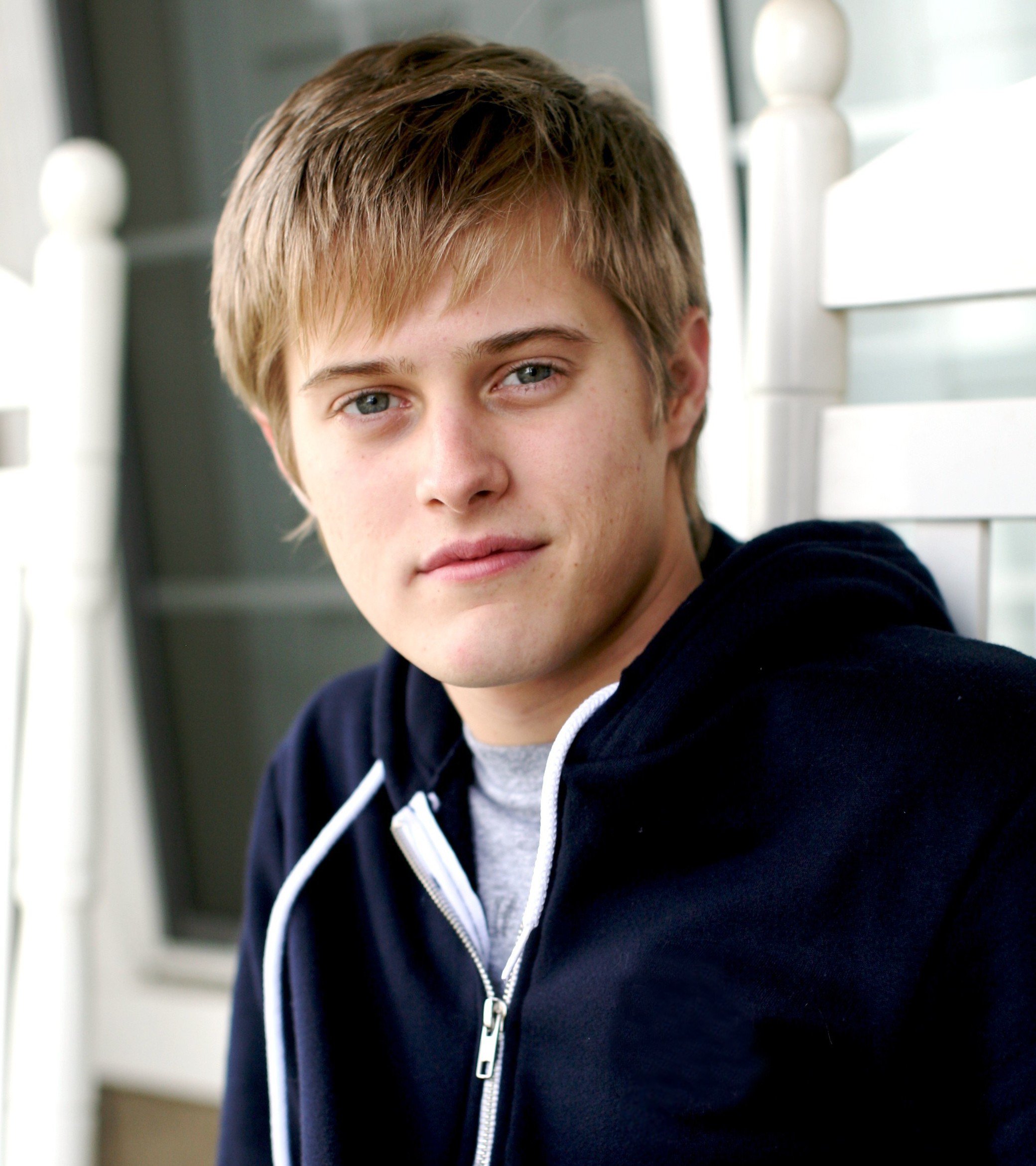 lucas-grabeel-pictures