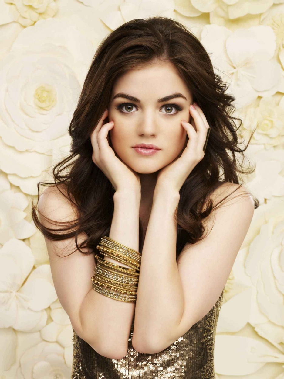 best-pictures-of-lucy-hale