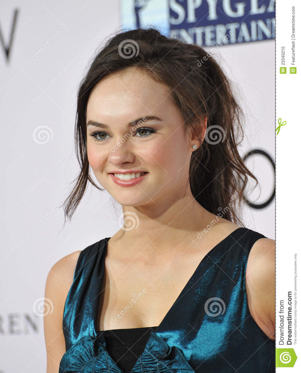 madeline-carroll-2015