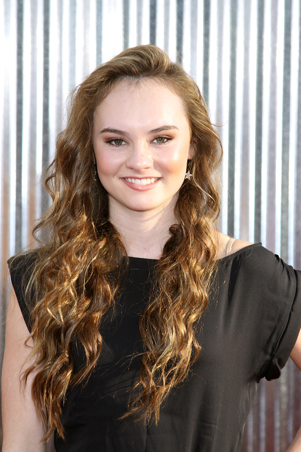 madeline-carroll-summertime