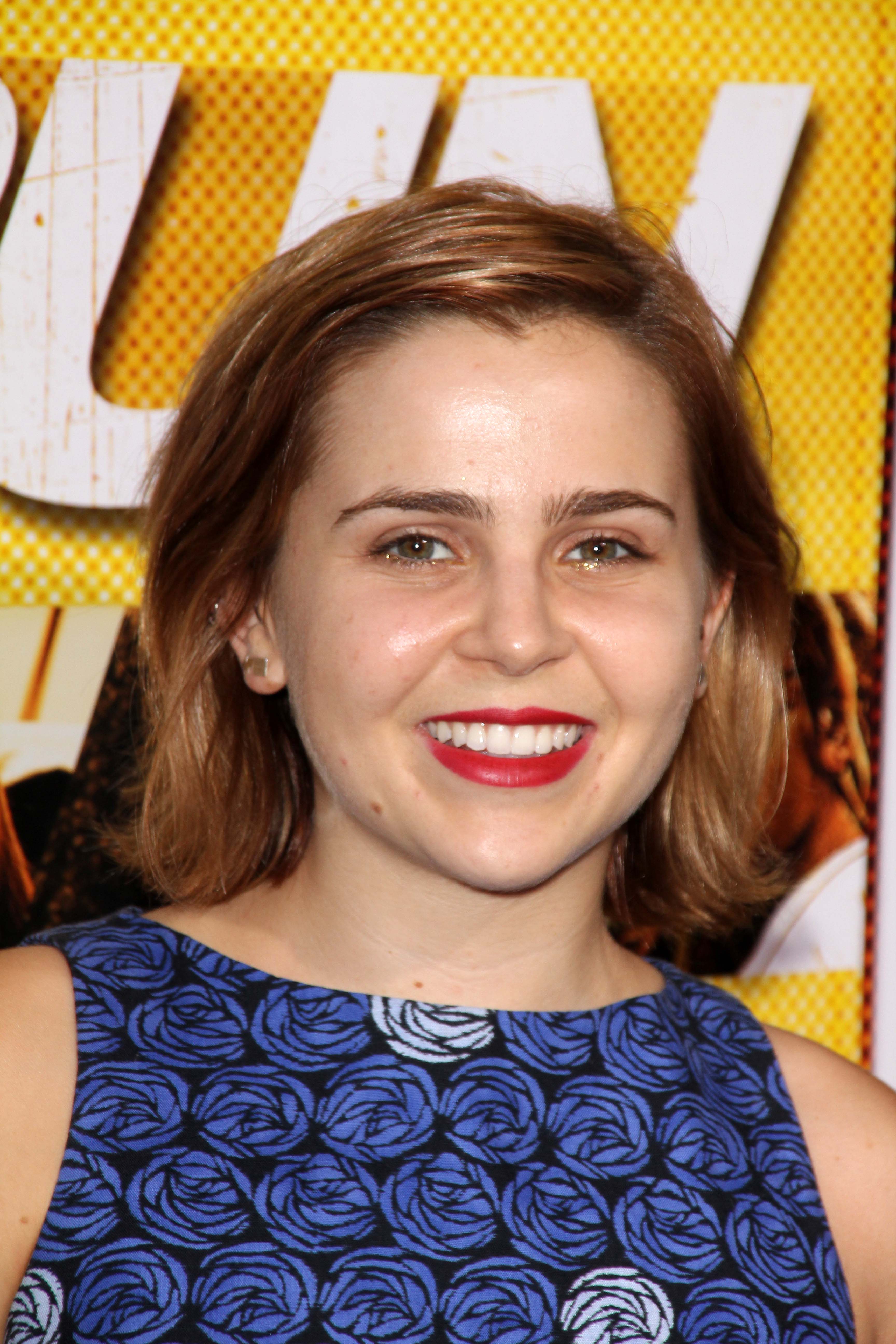 mae-whitman-photos