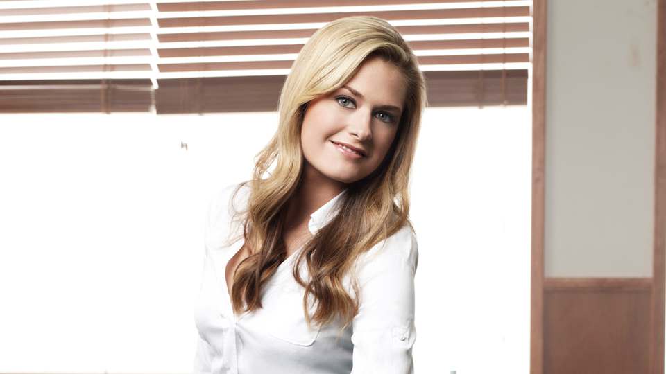 maggie-lawson-summertime