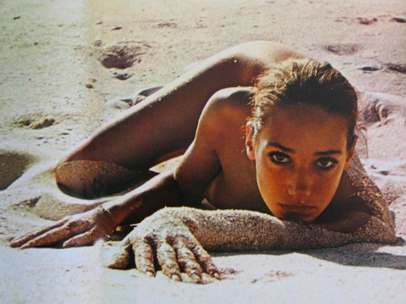 marisa-berenson-tattoos