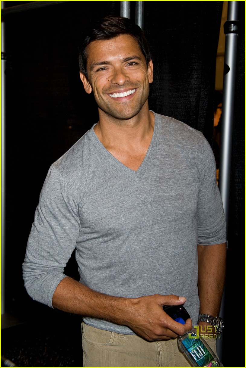 mark-consuelos-2016