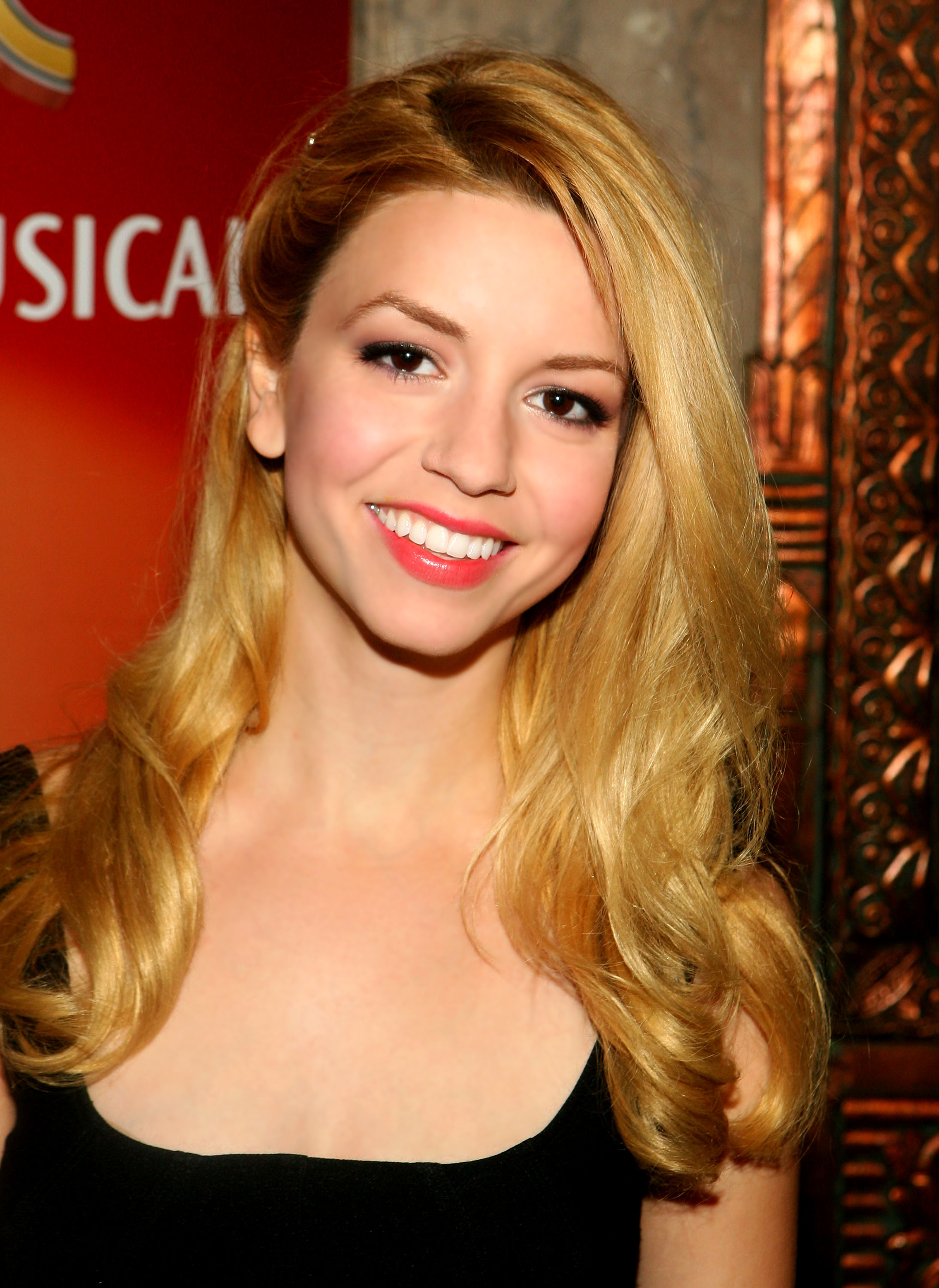 masiela-lusha-2015