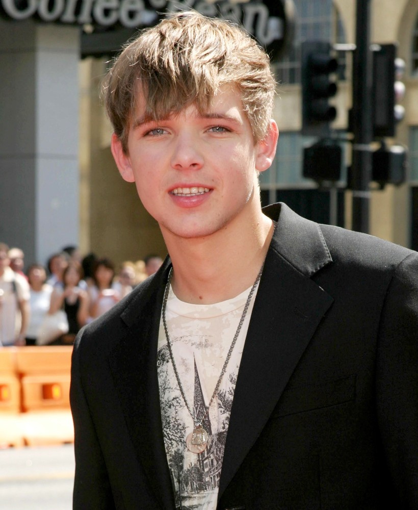 max-thieriot-photos