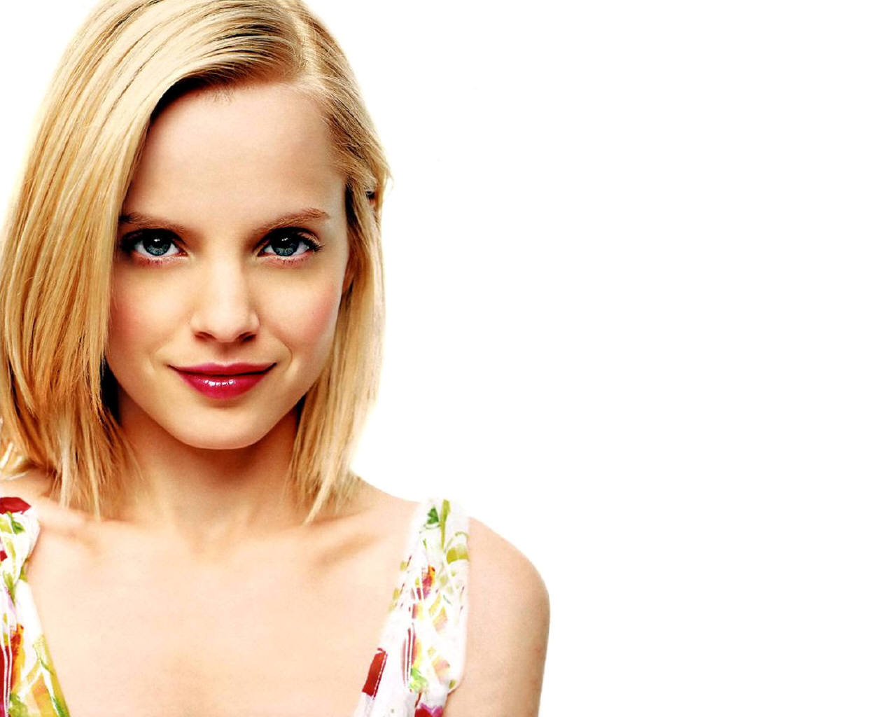 mena-suvari-wallpaper