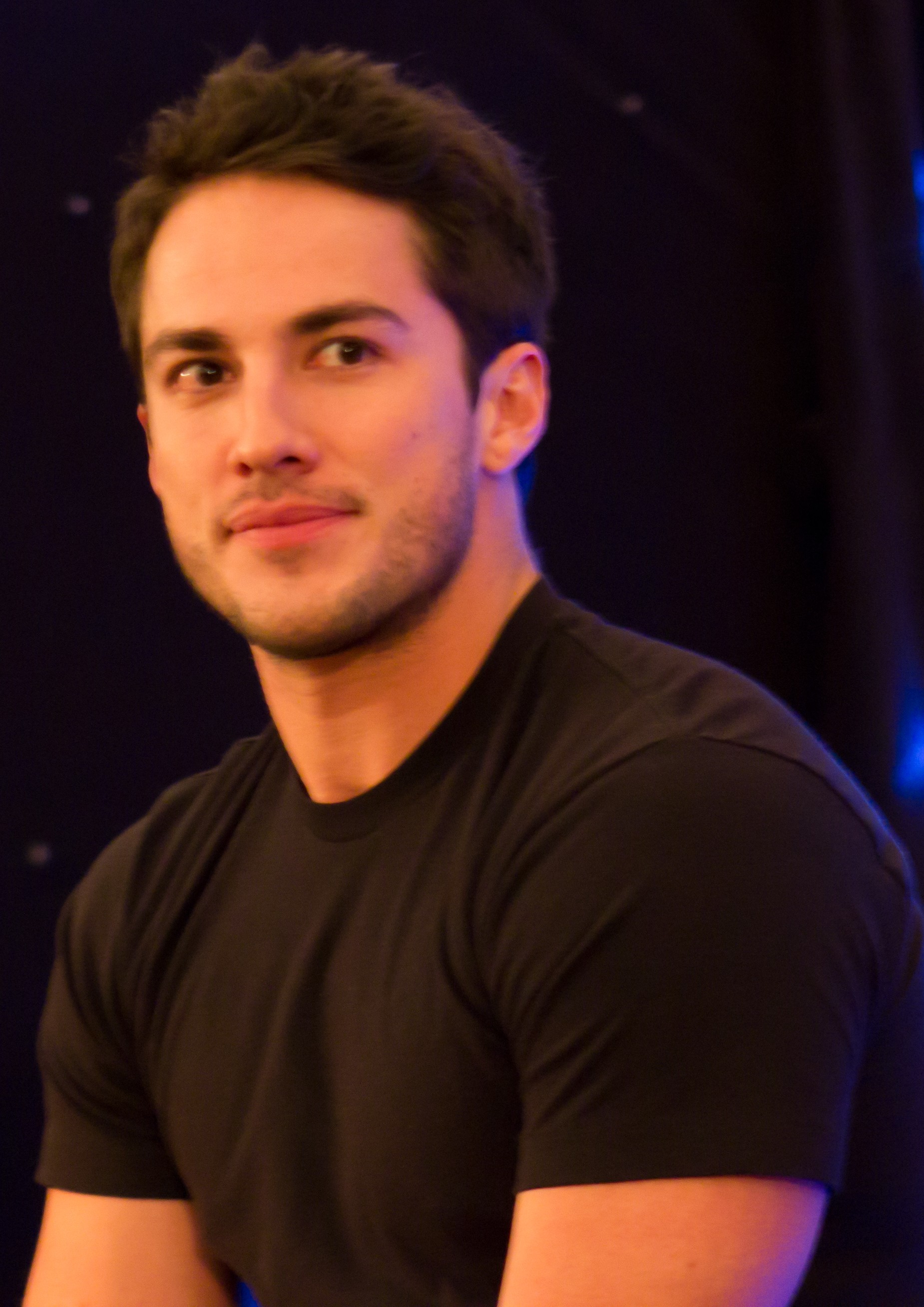 michael-trevino-pictures