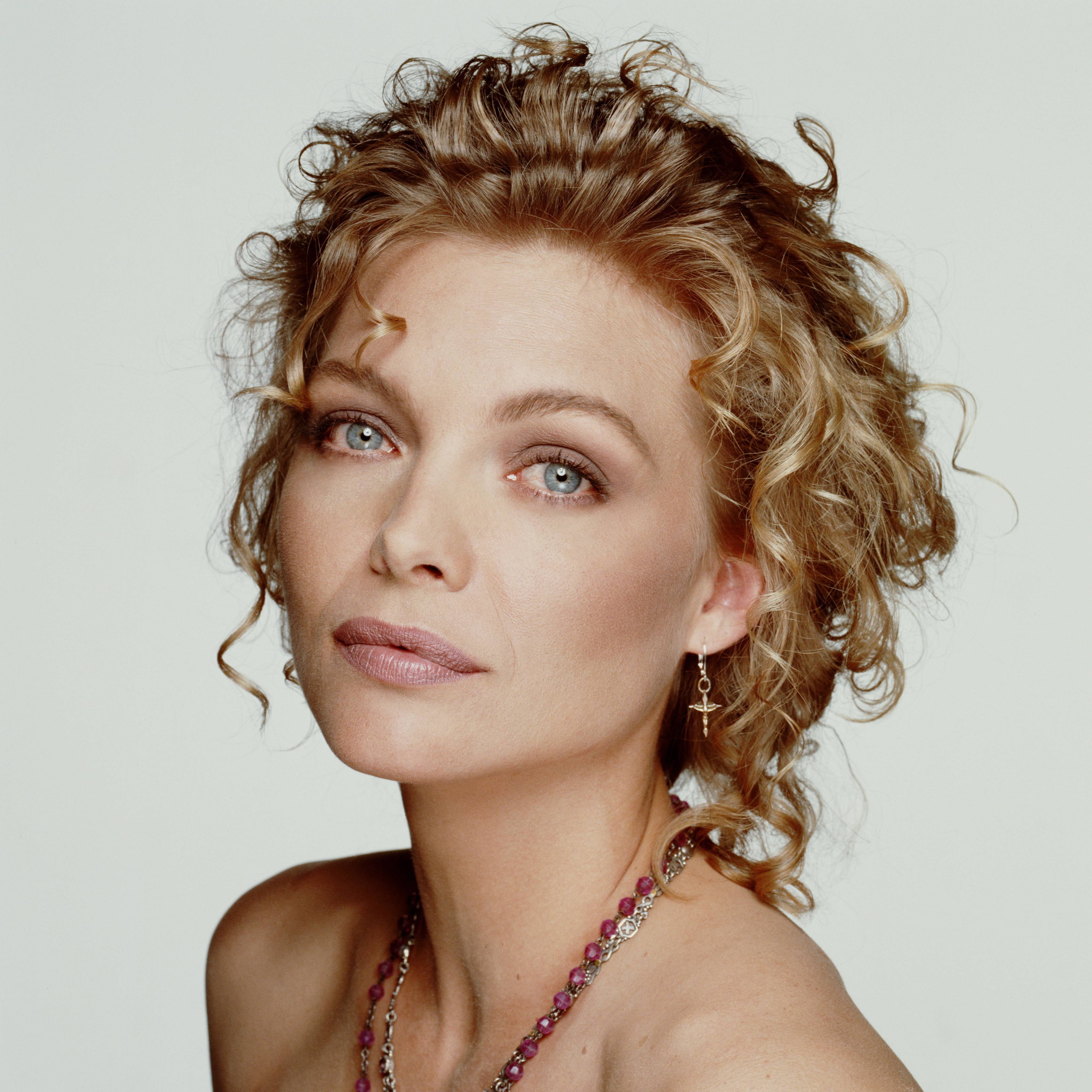 michelle-pfeiffer-photos