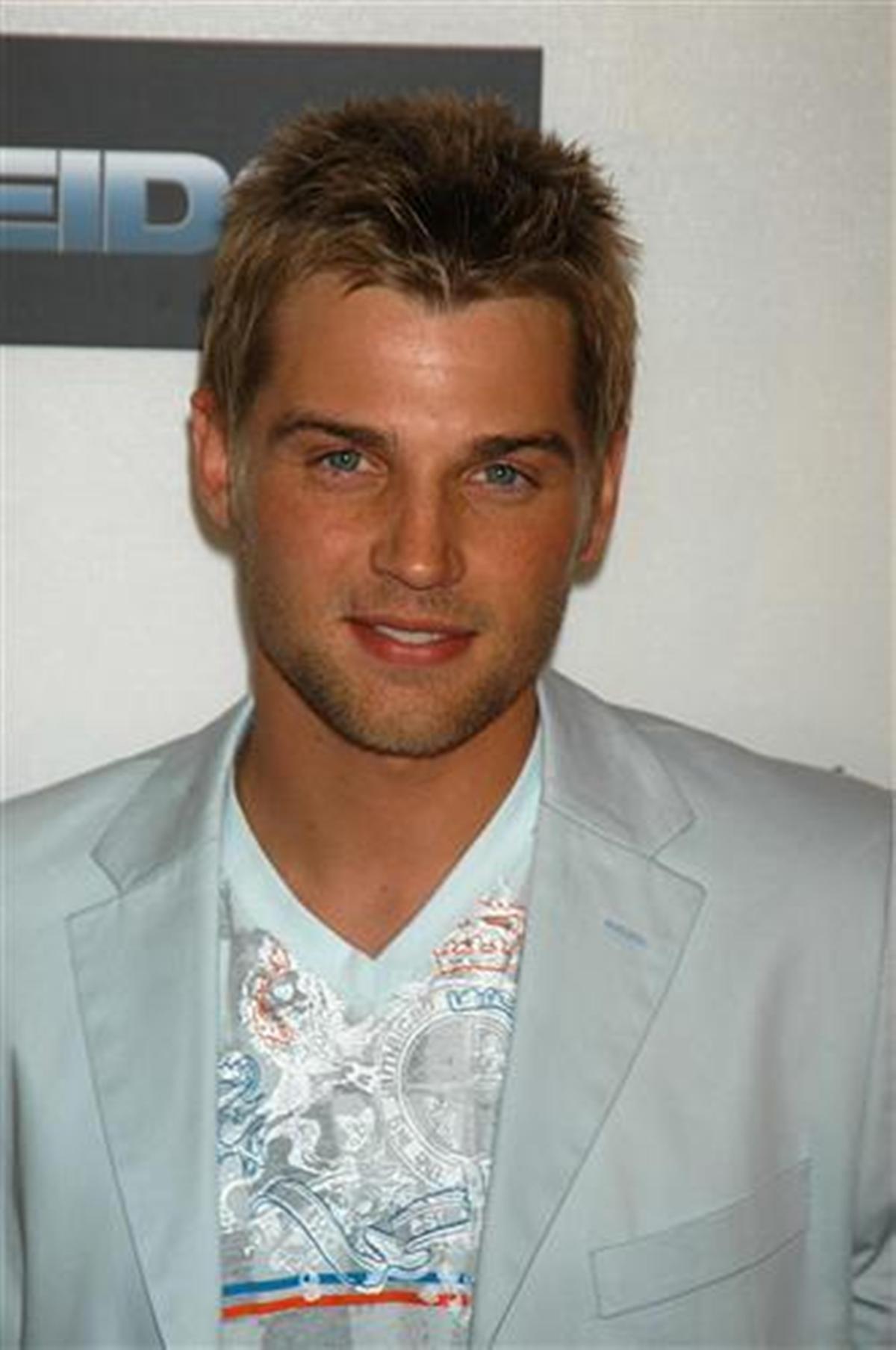 best-pictures-of-mike-vogel