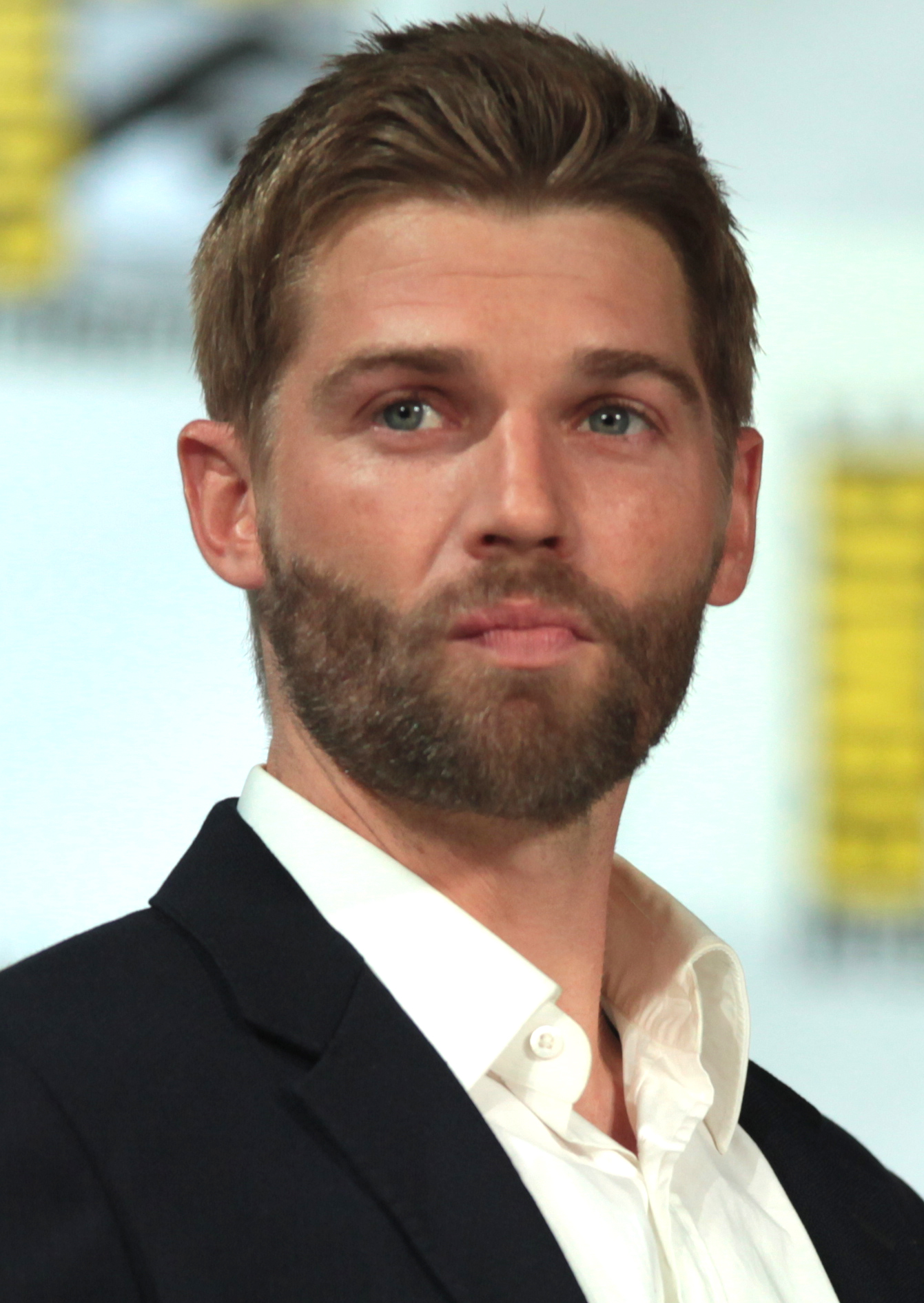 mike-vogel-pictures