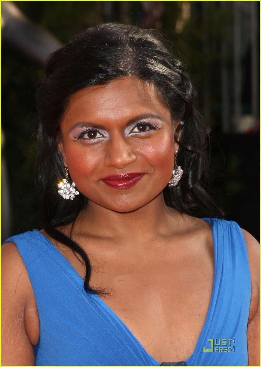 mindy-kaling-hd-wallpaper