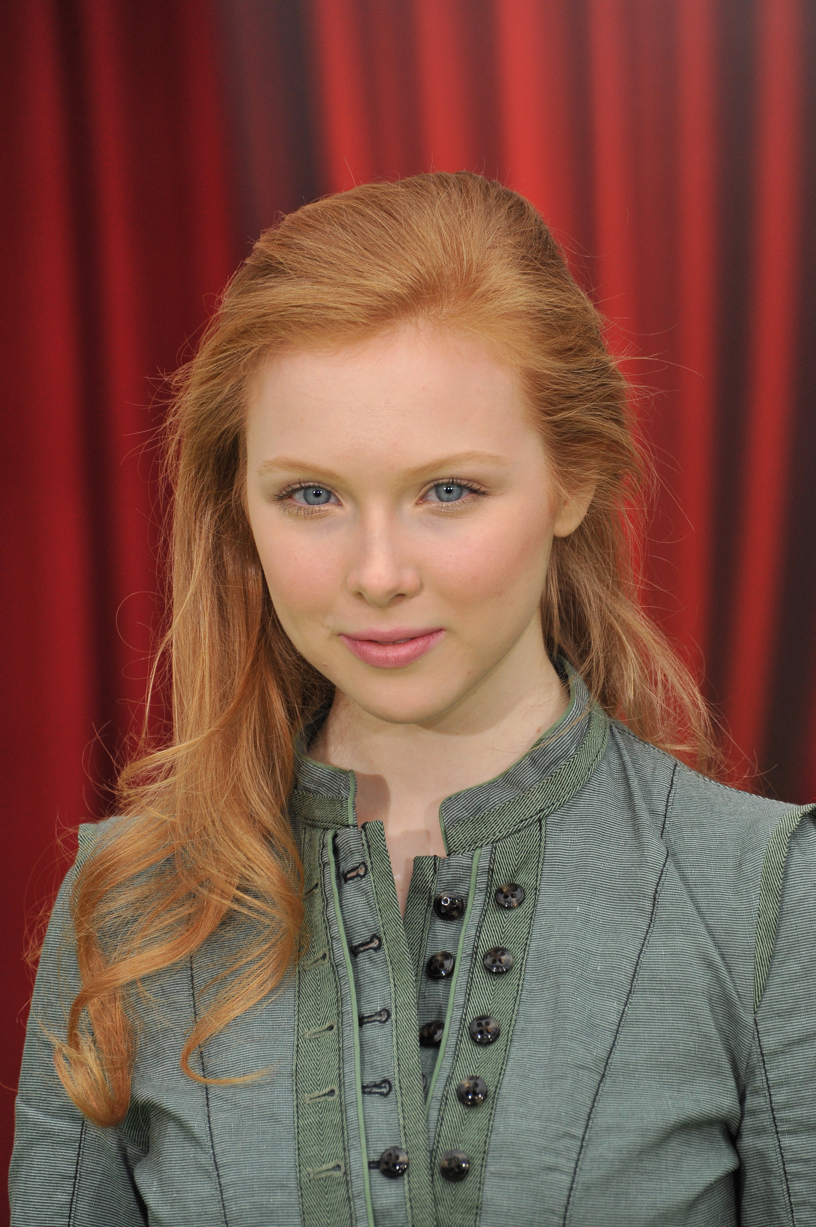 molly-quinn-2015