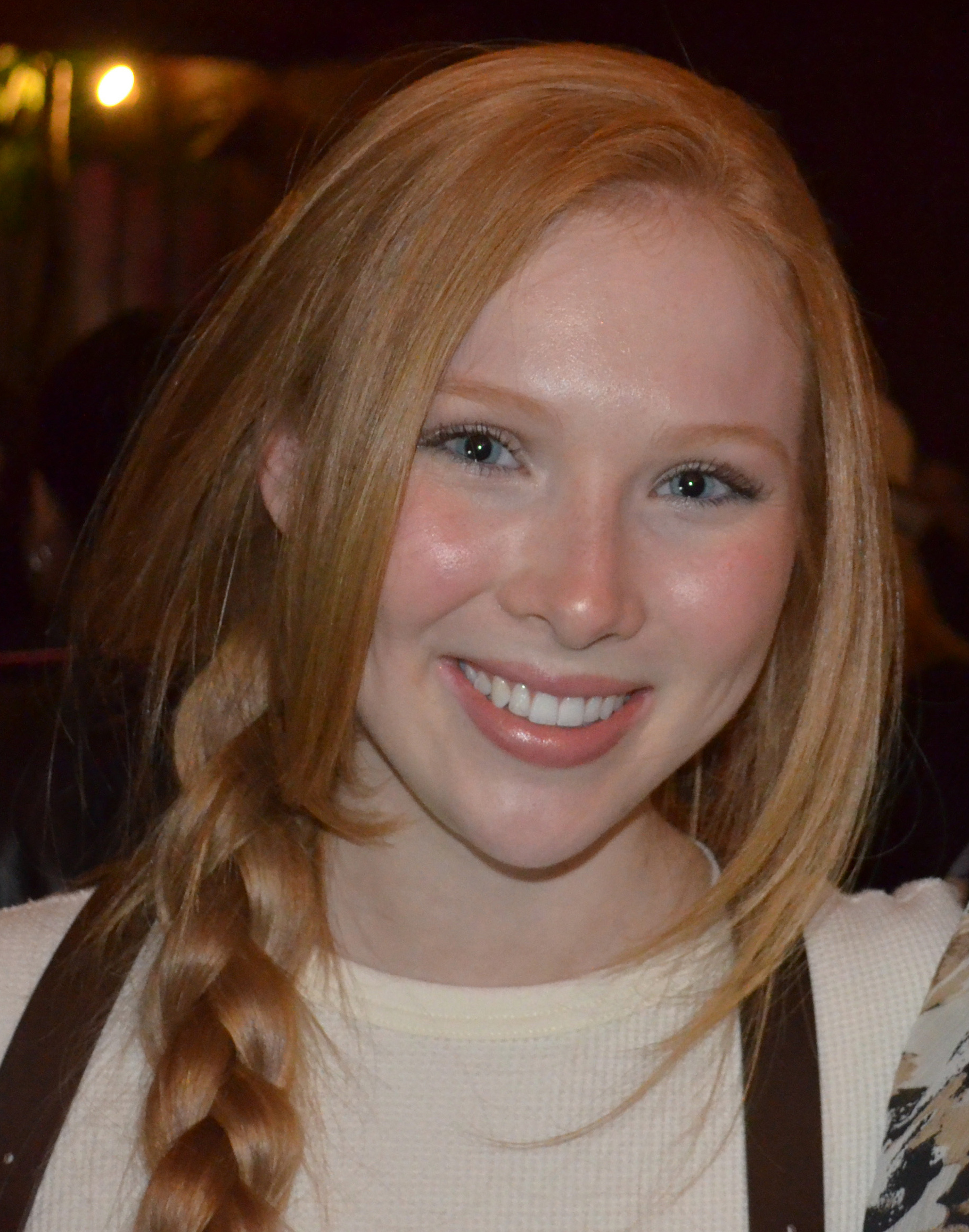 molly-quinn-2016