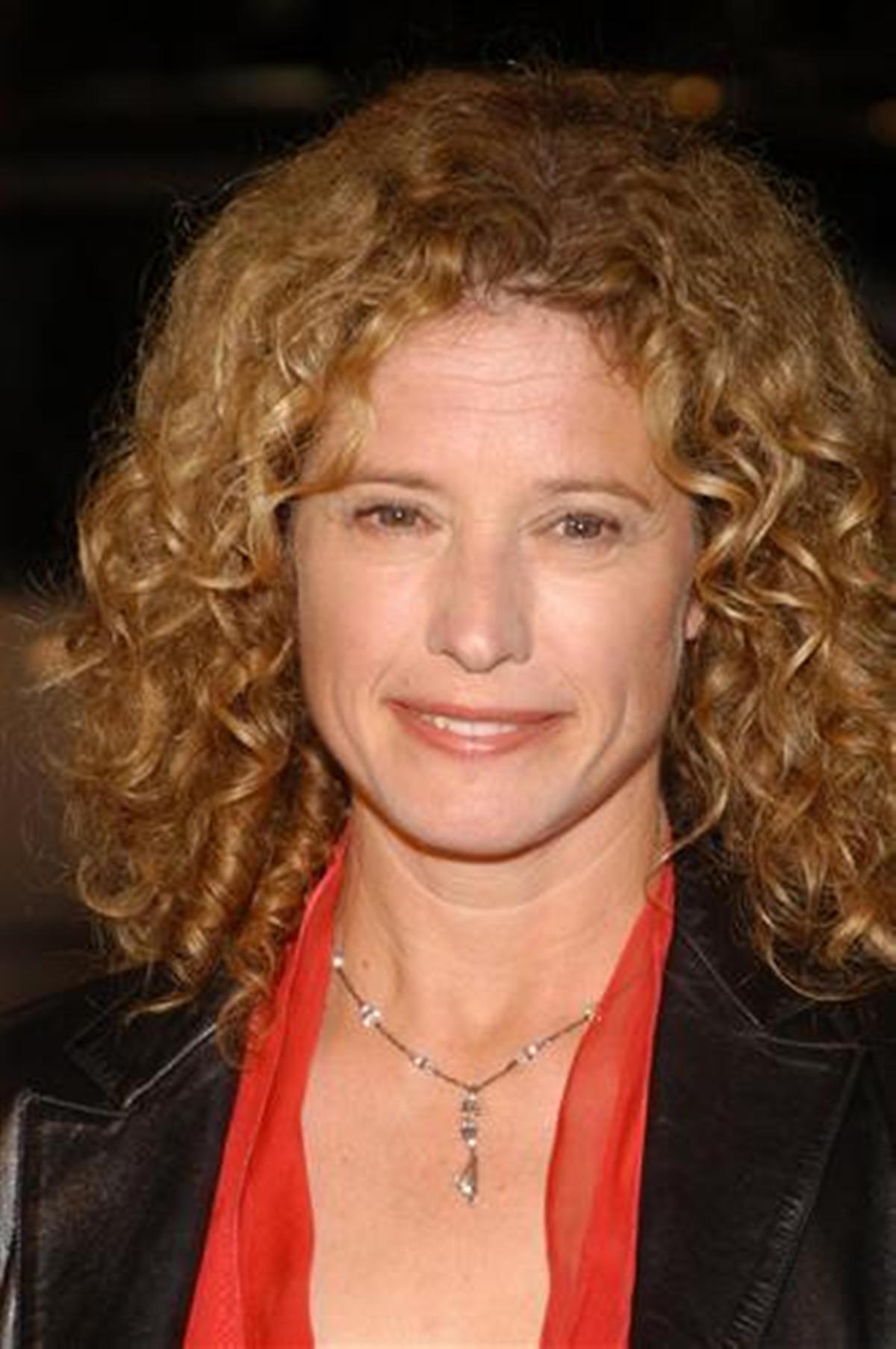 images-of-nancy-travis