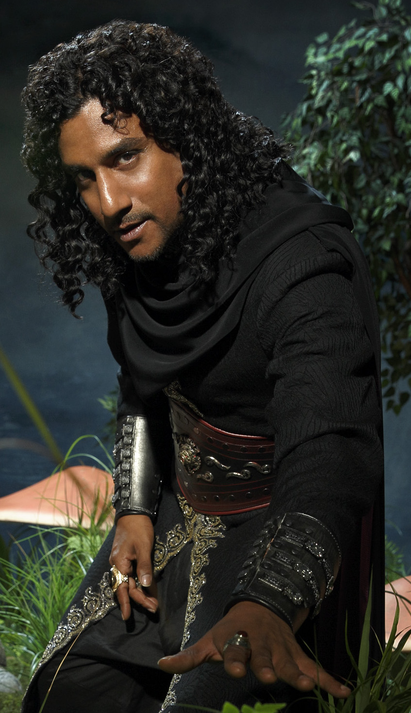 naveen-andrews-photos