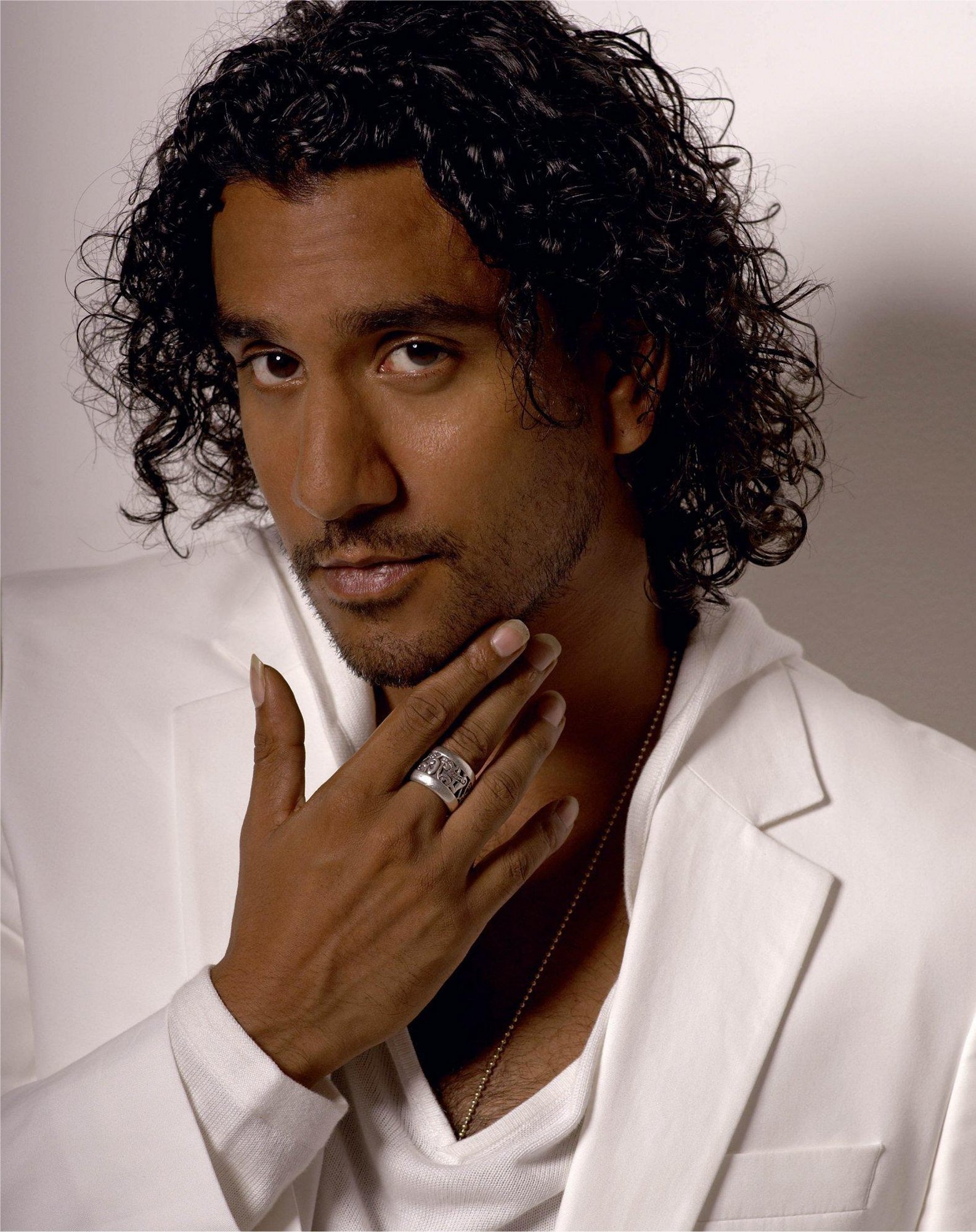 naveen-andrews-pictures