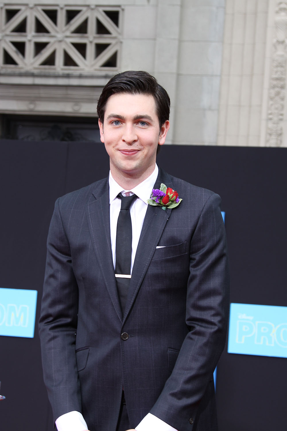 nicholas-braun-wallpapers