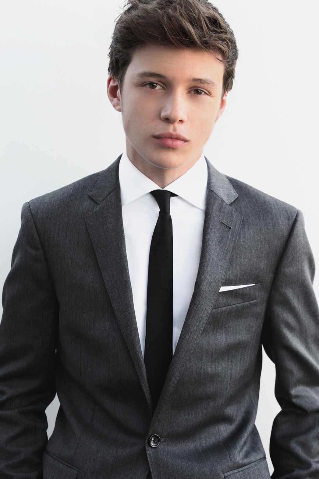 nick-robinson-american-actor-pictures