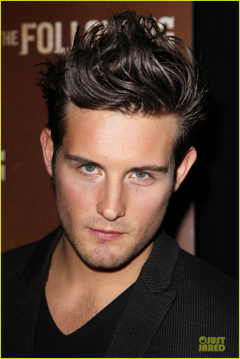 nico-tortorella-tattoos