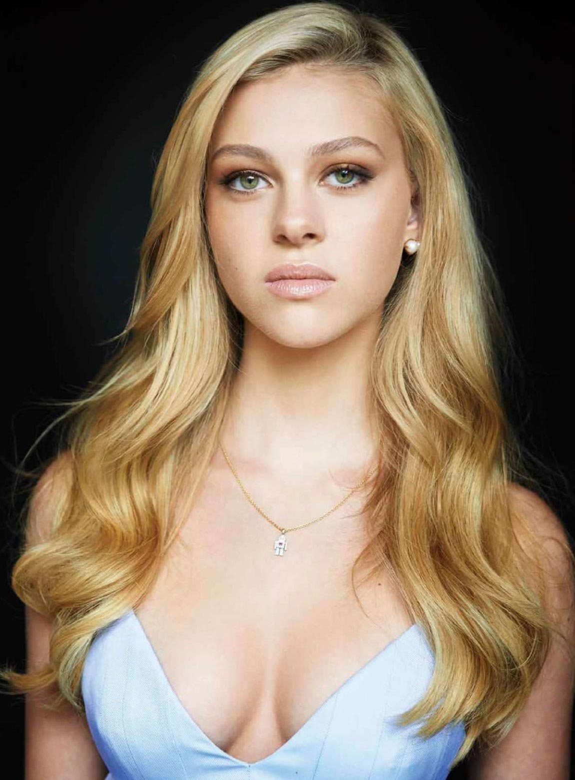 best-pictures-of-nicola-peltz