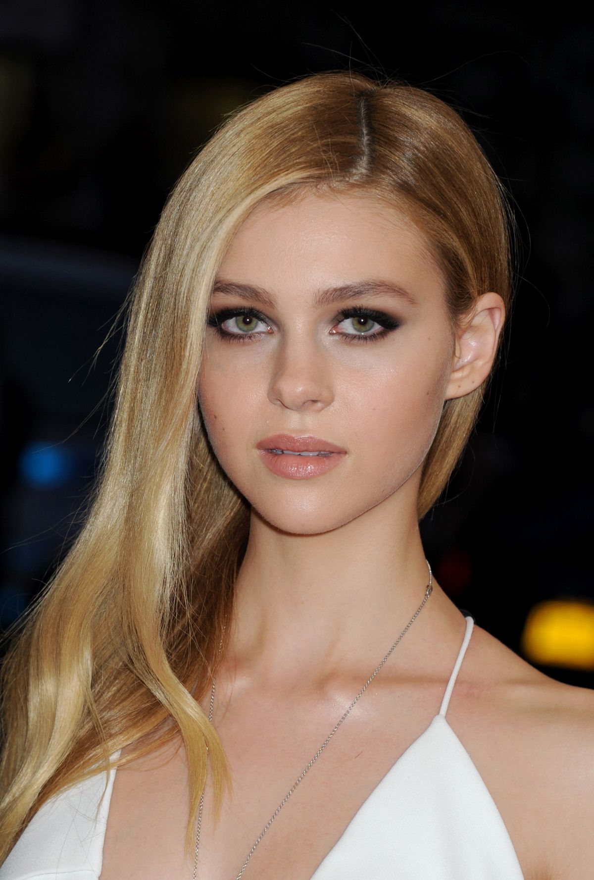 nicola-peltz-2016