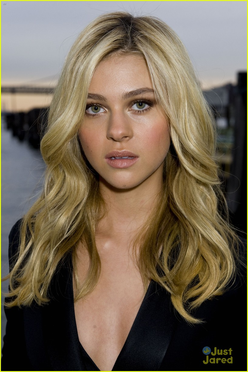 nicola-peltz-images