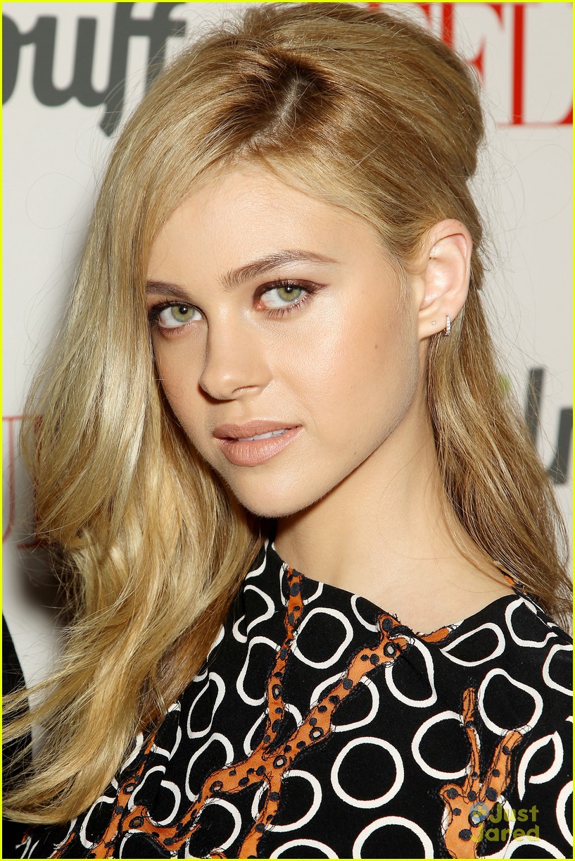 nicola-peltz-summertime