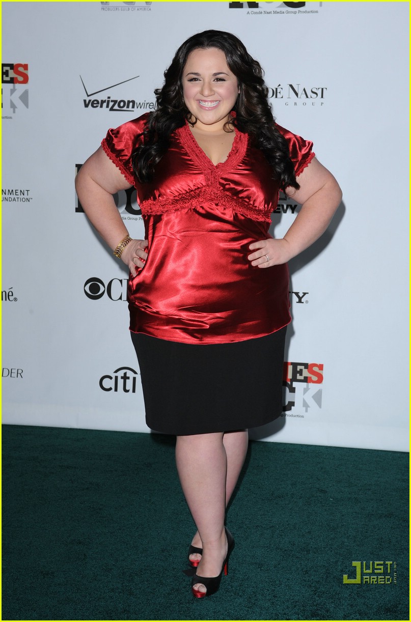 nikki-blonsky-wallpaper