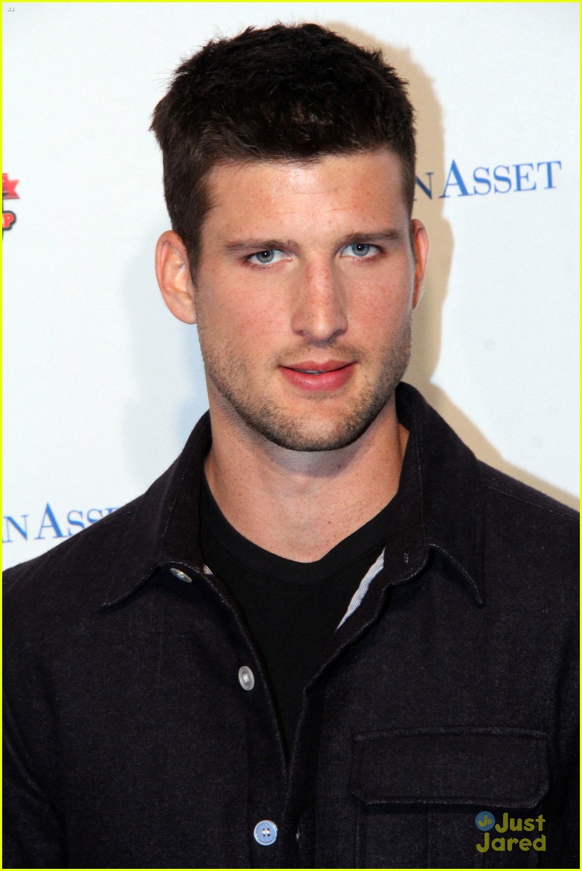 parker-young-images