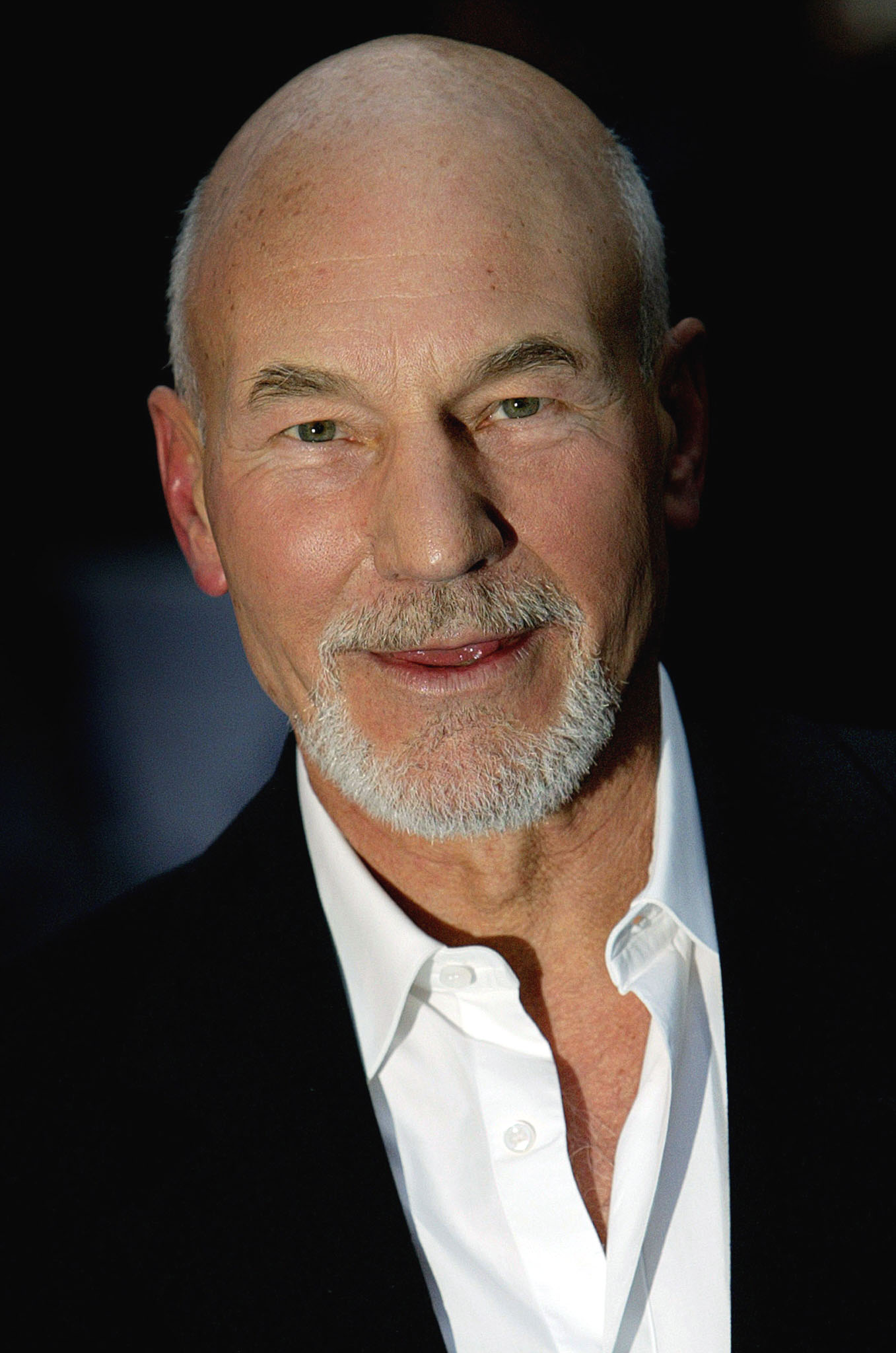 Pat west. Патрик Стюарт. Актёр Патрик Стюарт. Patrick Stewart.