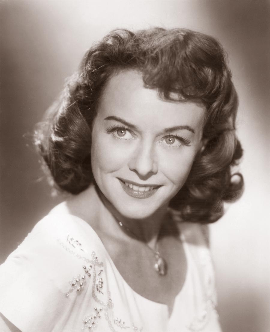 paulette-goddard-hd-wallpaper