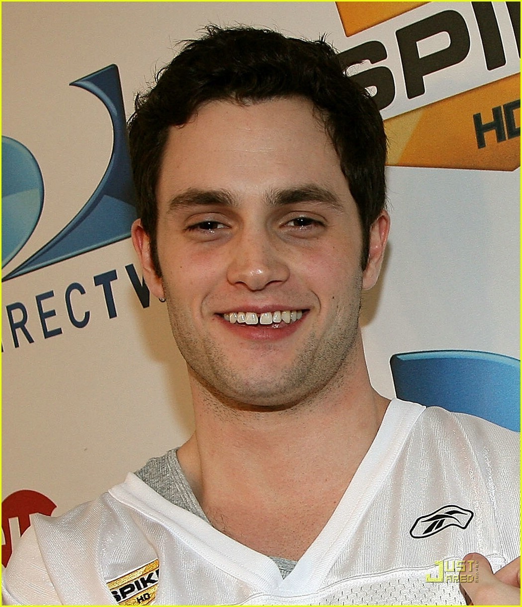 penn-badgley-photos