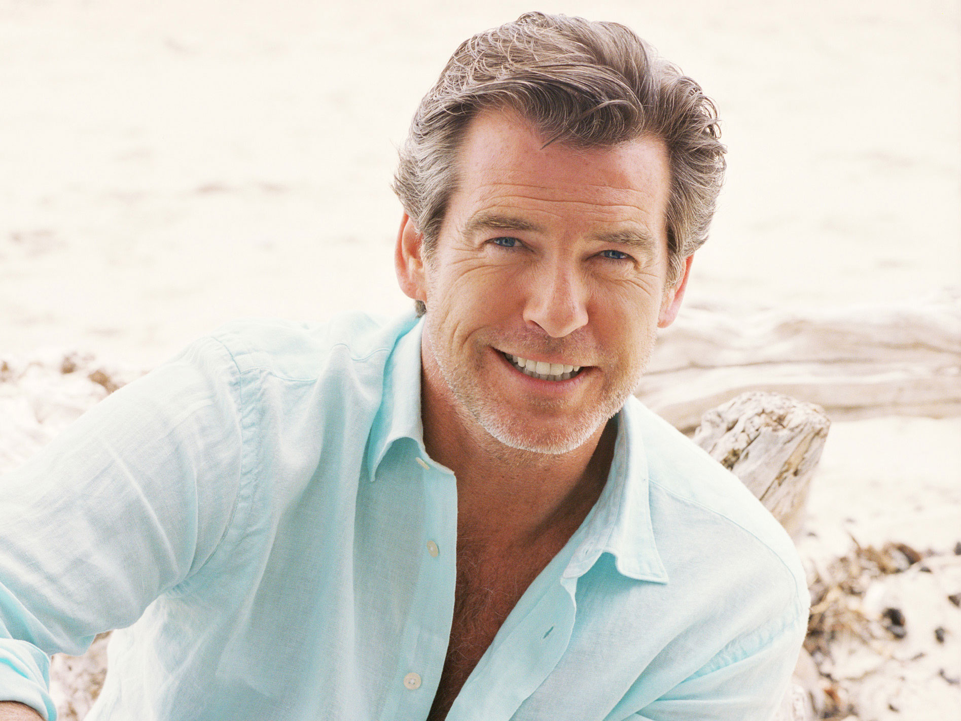 pierce-brosnan-wallpapers