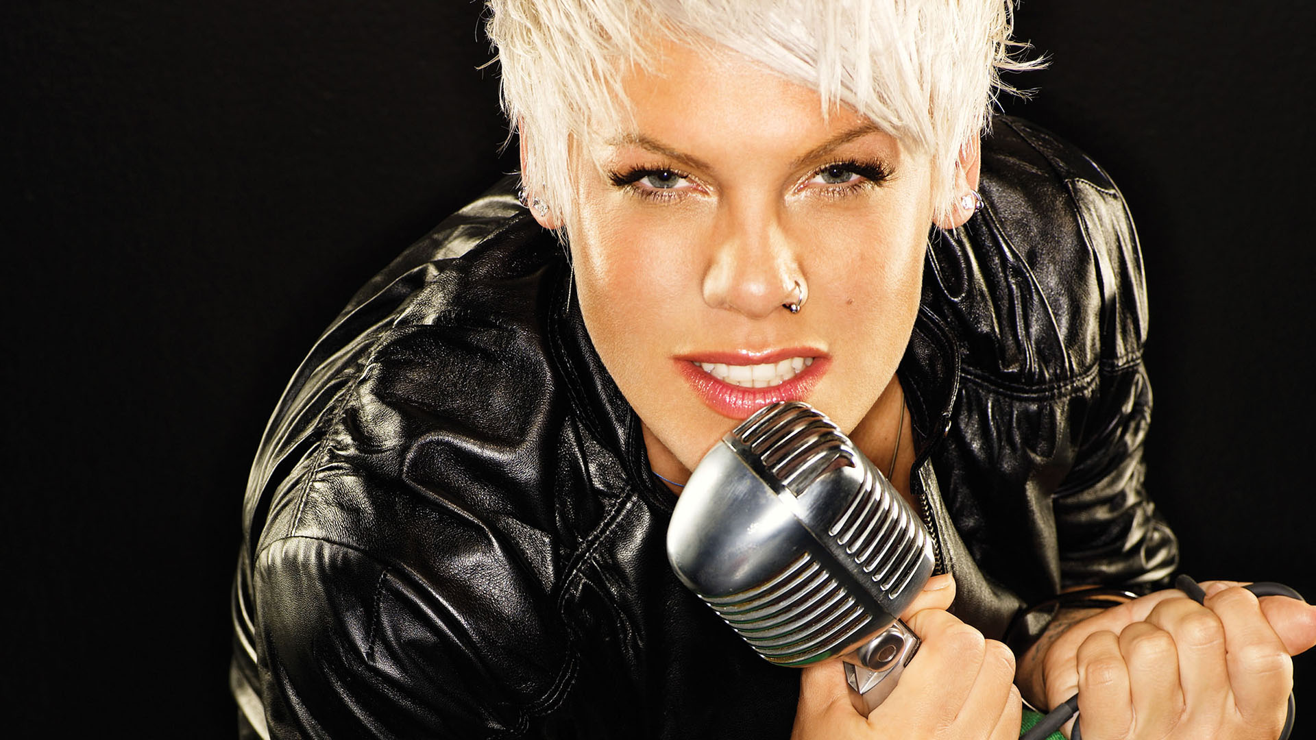 pink-singer-images