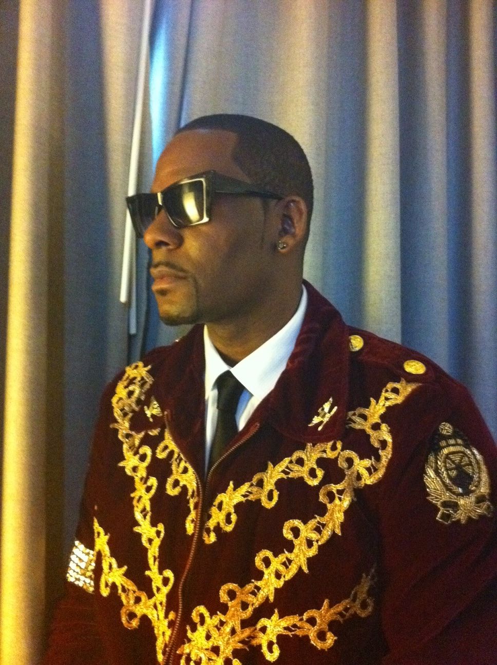 r-kelly-hd-wallpaper