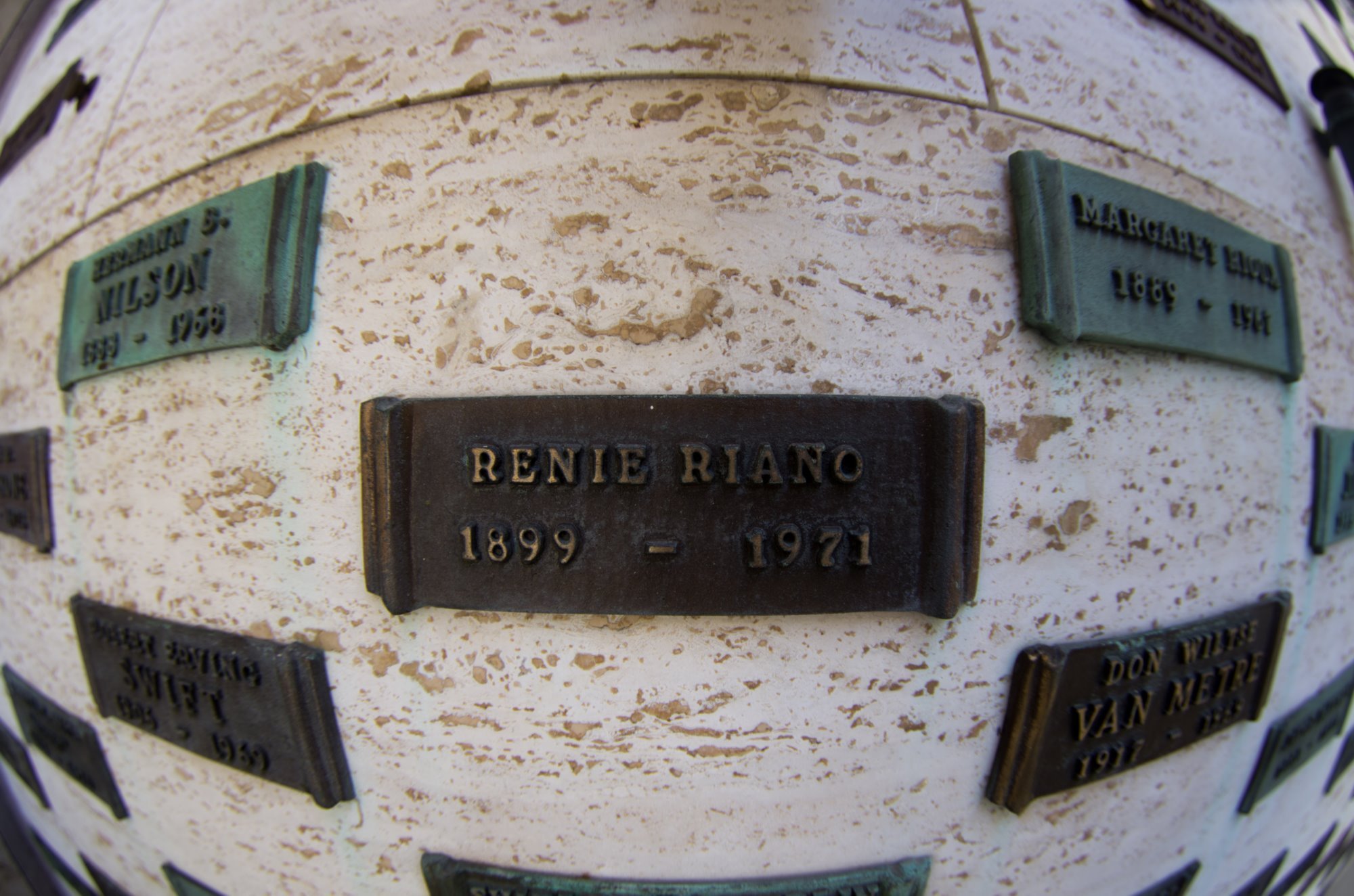 renie-riano-news