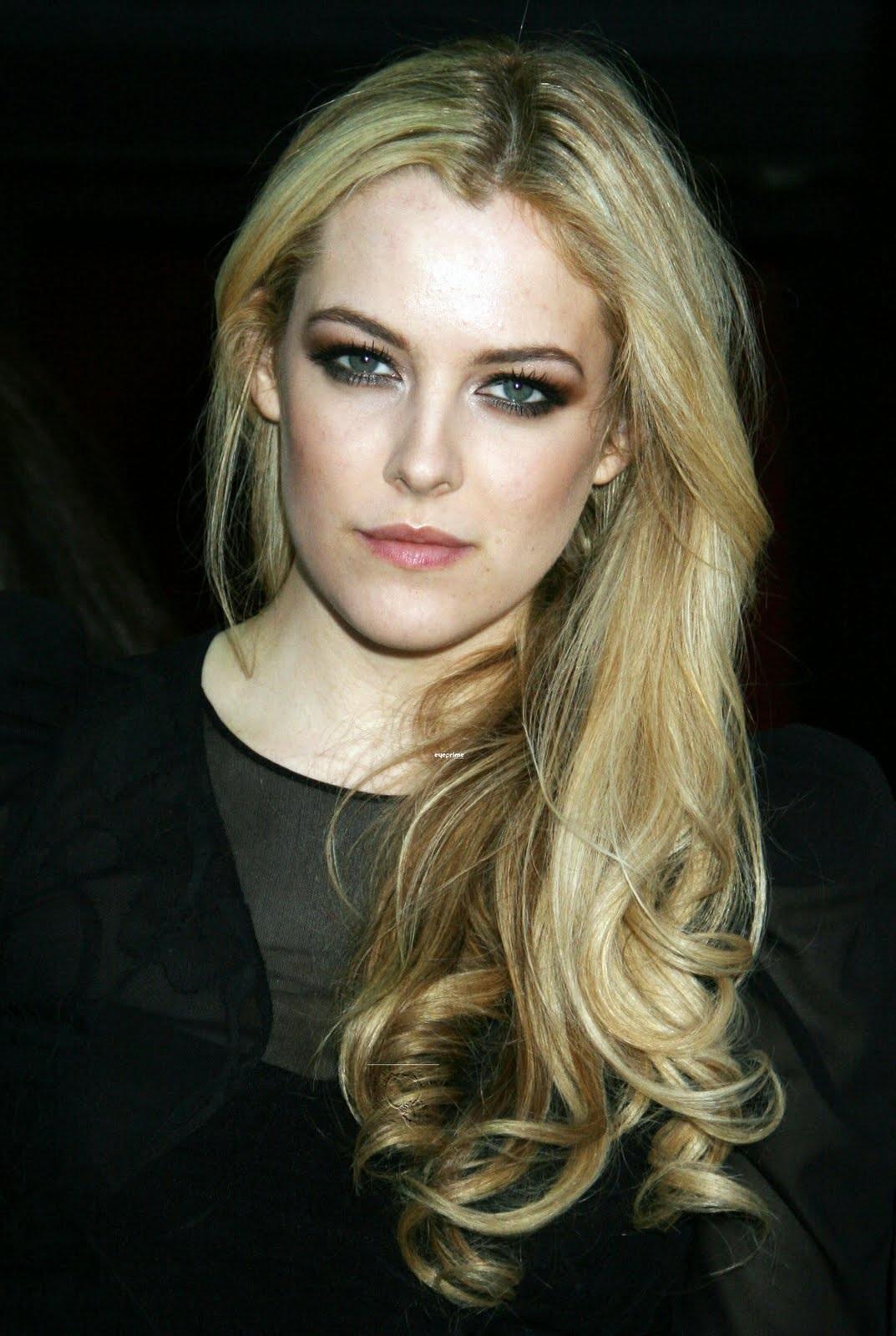 riley-keough-net-worth