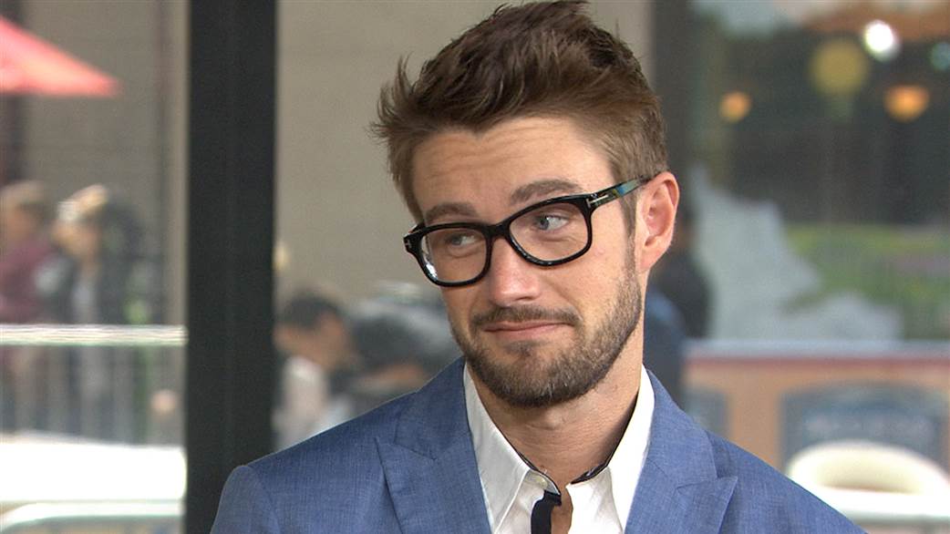 best-pictures-of-robert-buckley