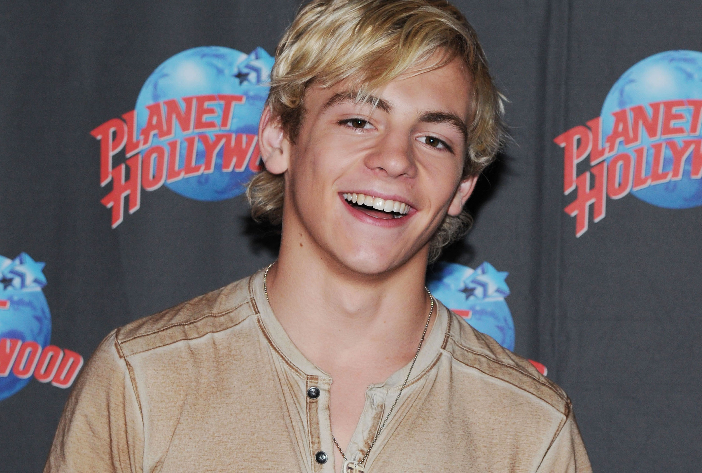 ross-lynch-wedding