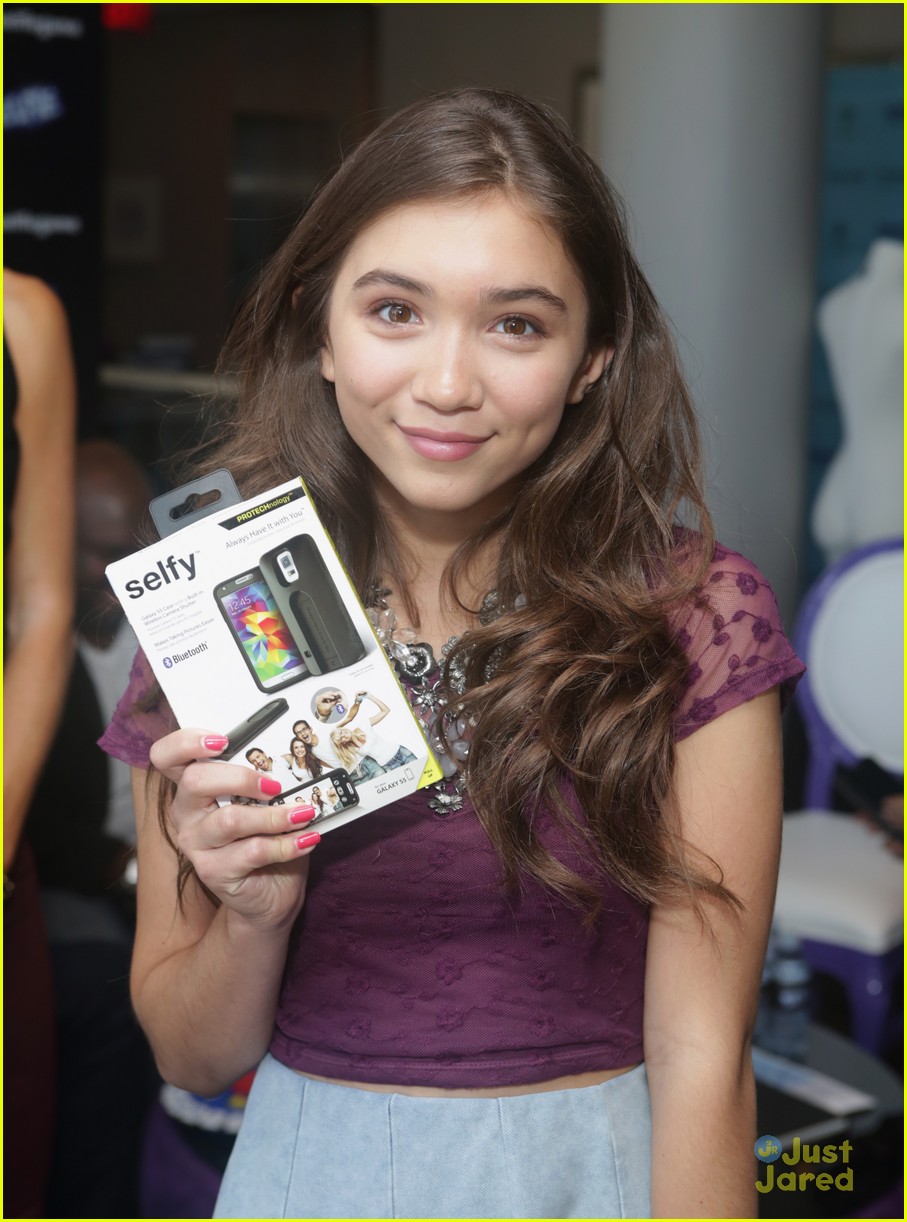 rowan-blanchard-net-worth