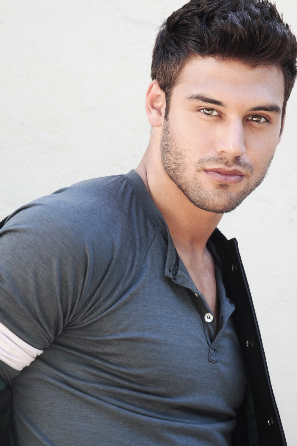 ryan-guzman-pictures