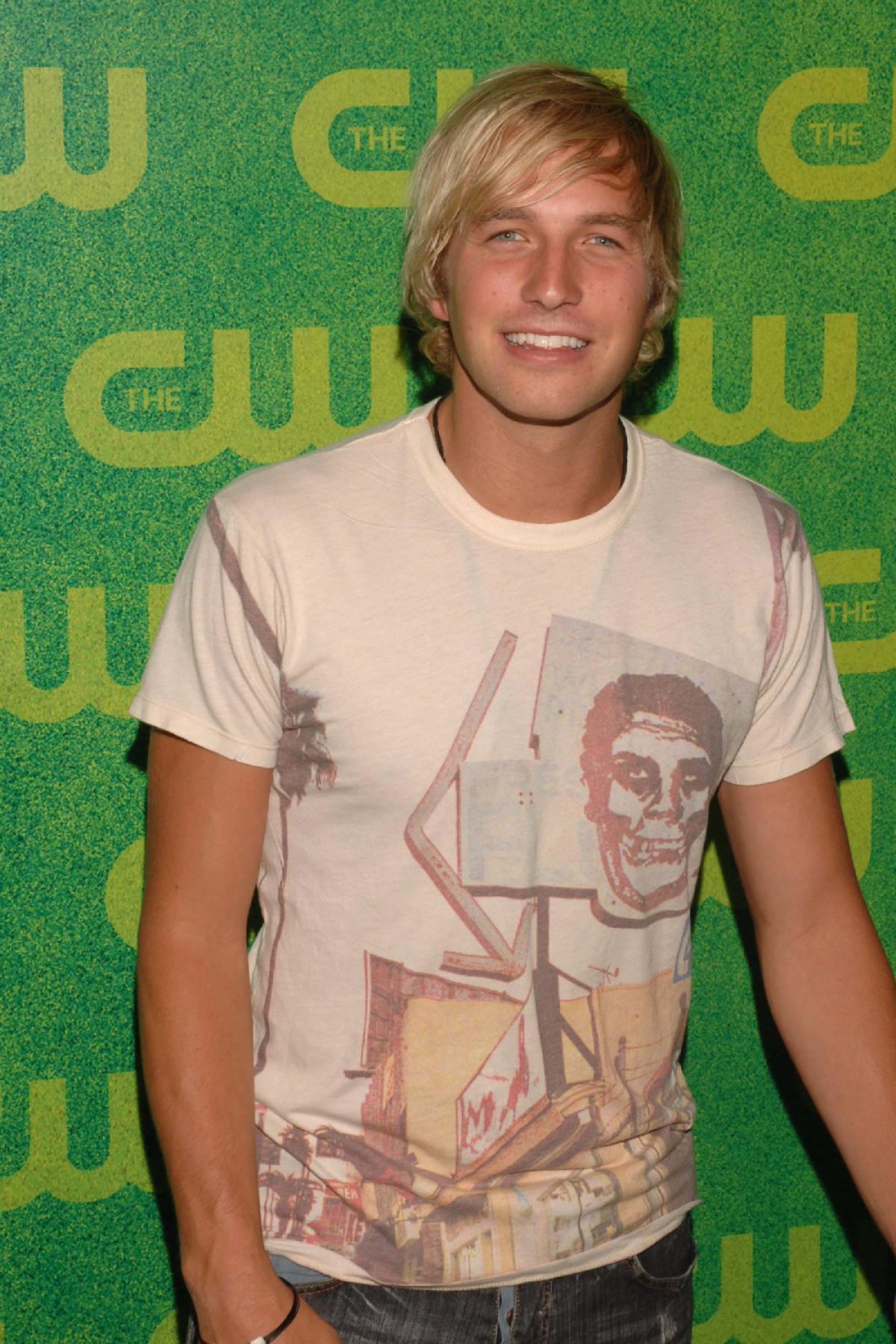 ryan-hansen-hd-wallpaper