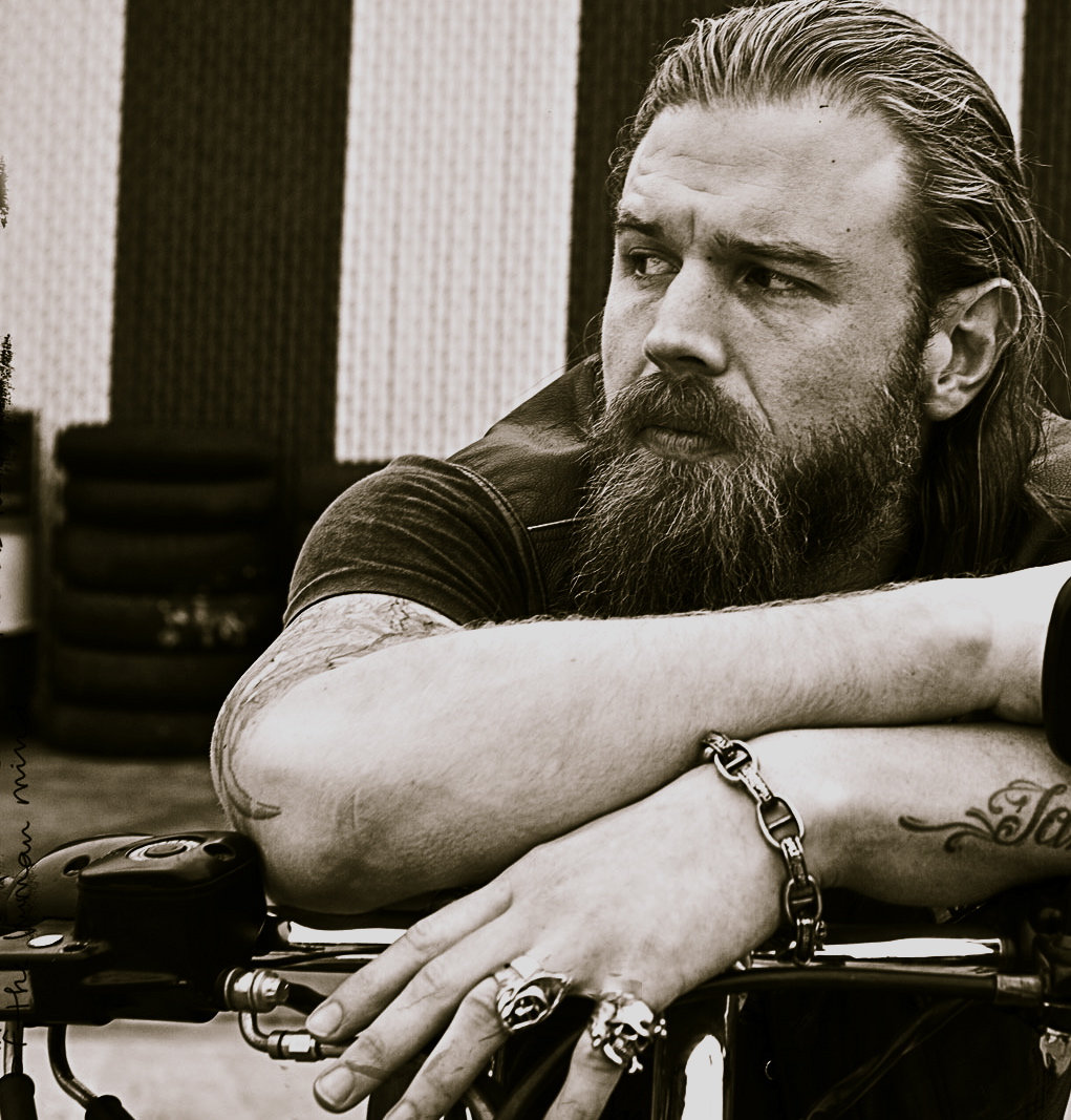 ryan-hurst-photos