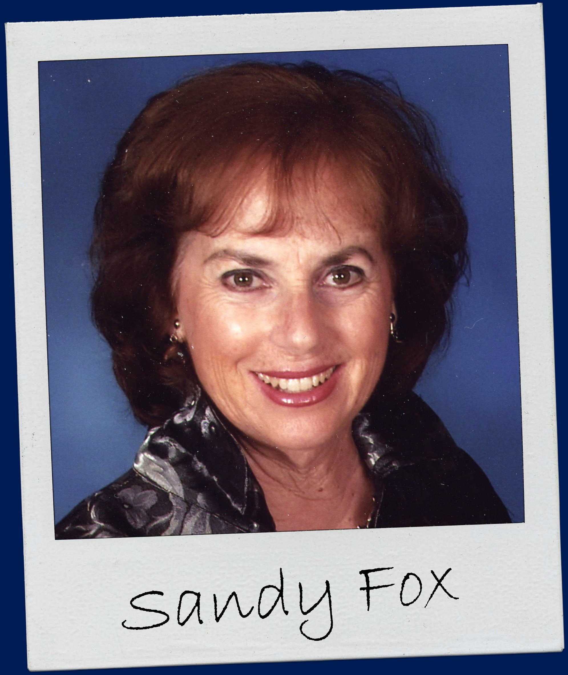 Sandra fox. Британская журналистка Сэнди Фокс. Сэнди Фокс. Bfs Sandy Fox. Sandy Fox 331.