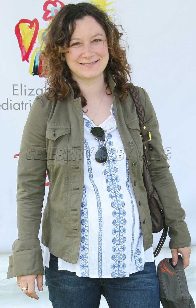 sara-gilbert-2016