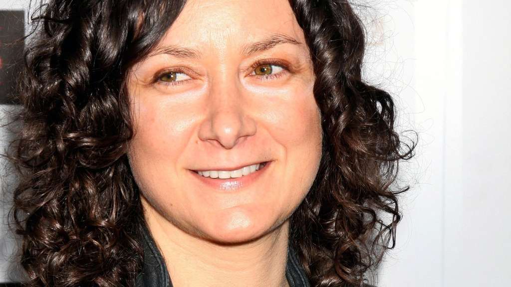 sara-gilbert-net-worth